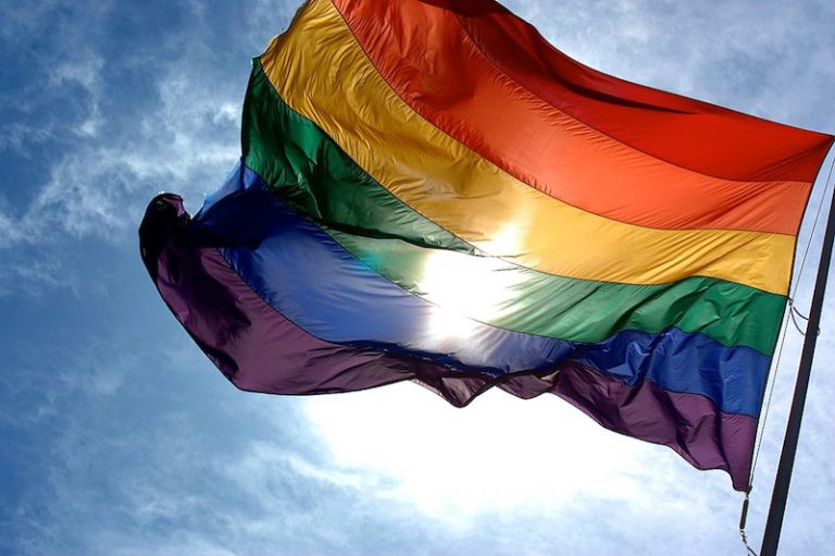 40 aniversario de la bandera del orgullo gay la historia de su diseño