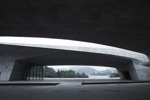 Centro de visitantes Sun Moon Lake de Norihiko Dan and Associates 