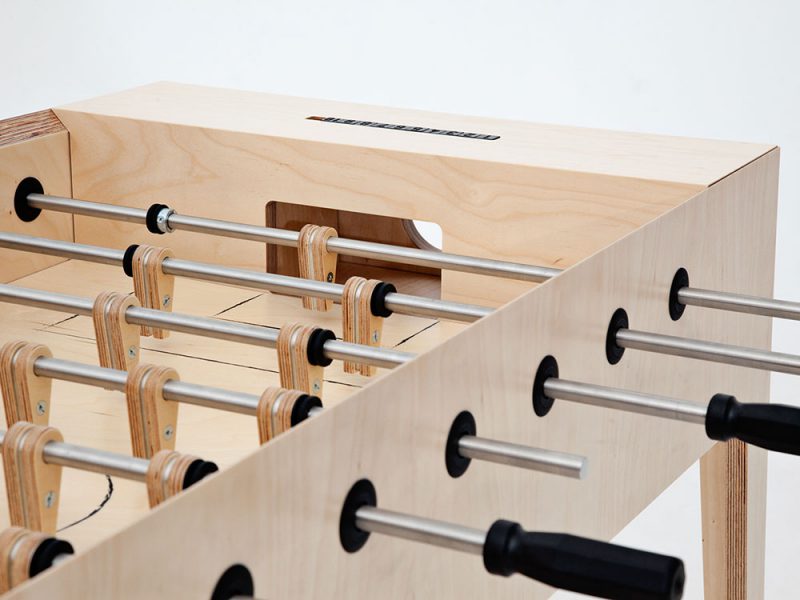 Plywood Foosball 2.0, De Slava Balbek. La Elegancia De Un Futbolín ...