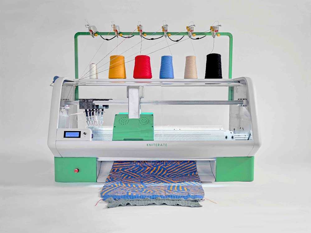 Kniterate, la máquina de tejer digital para democratizar la fabricación de  ropa