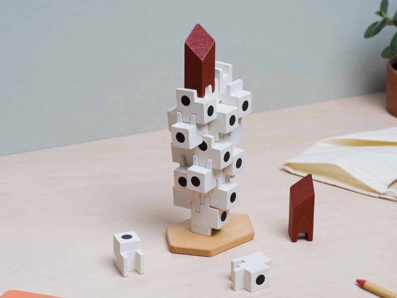 Oscar Diaz homenajea a Nakagin Capsule Tower con un delicioso juego de construcción