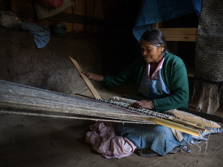 Magia oaxaqueña de la mano de Abisai Navarro. El lujo de vestir artesanal y ancestral